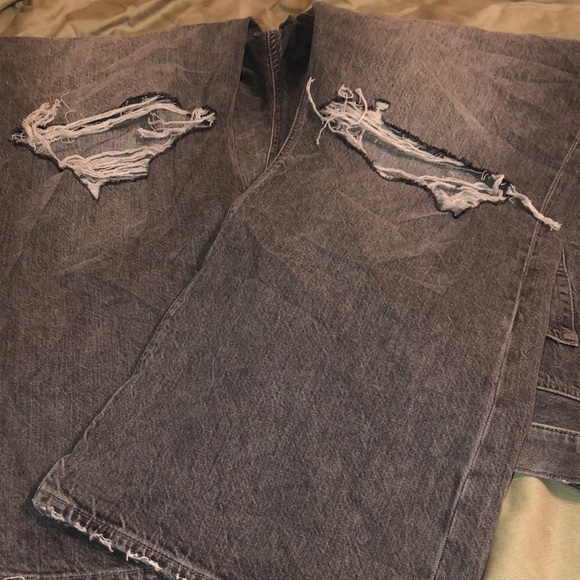 NWT ripped/distressed AE plus jeans-- gray wash - Picture 8 of 12